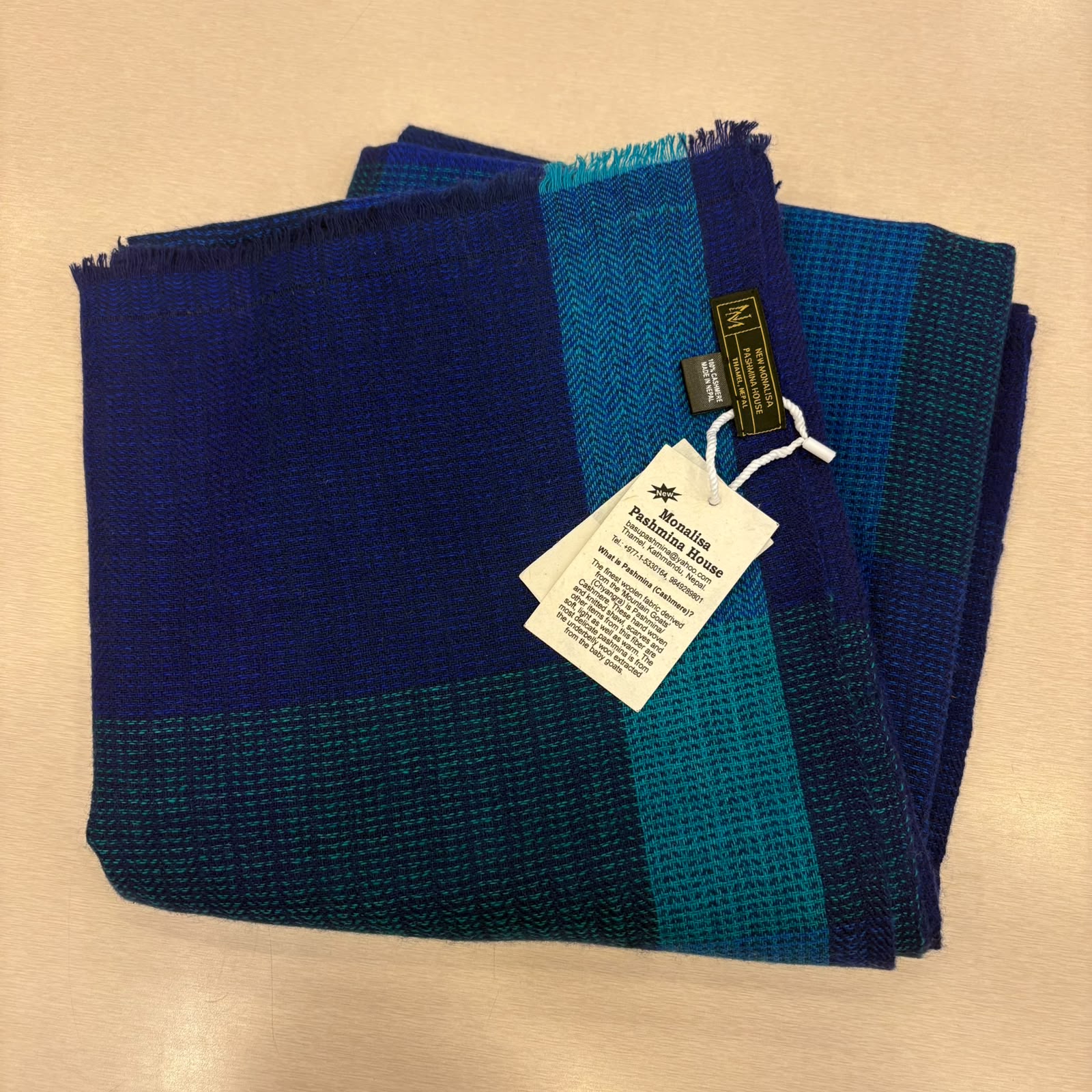 Multicolor stole